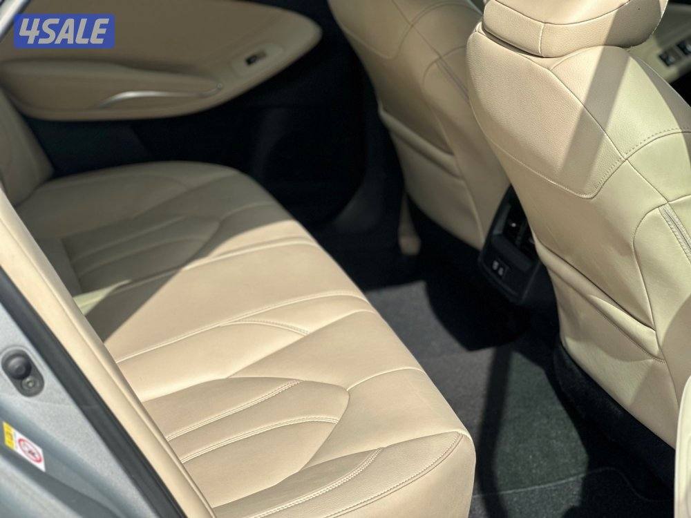 للبيع تويوتا افالون ماشي ١١٠ الف كيلو5