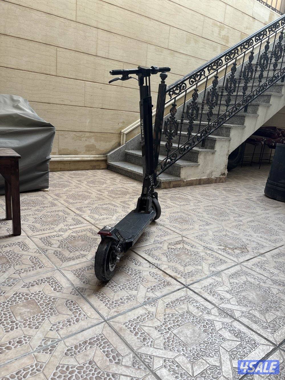 سكوتر للبيع مايحتاج له شي1