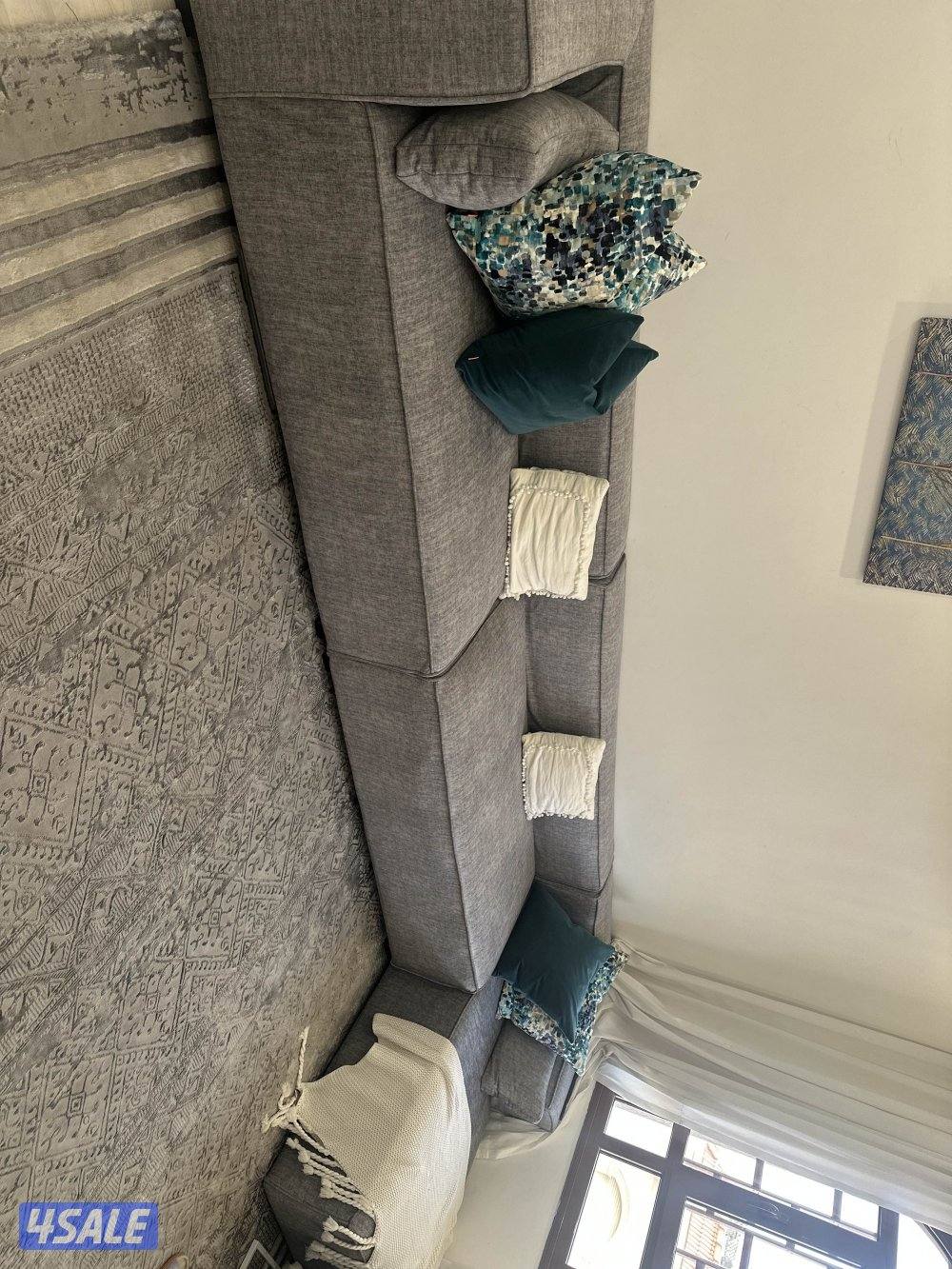 للتواصل المراسله على الواتس اب0