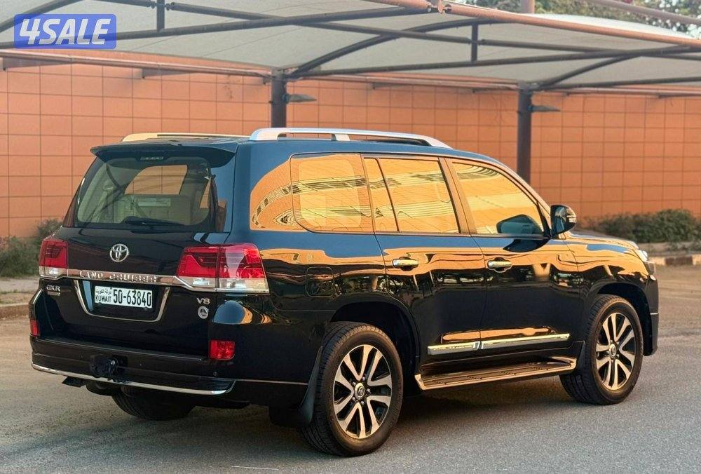 لاند كروزر تورنق 2019 الساير جلد8