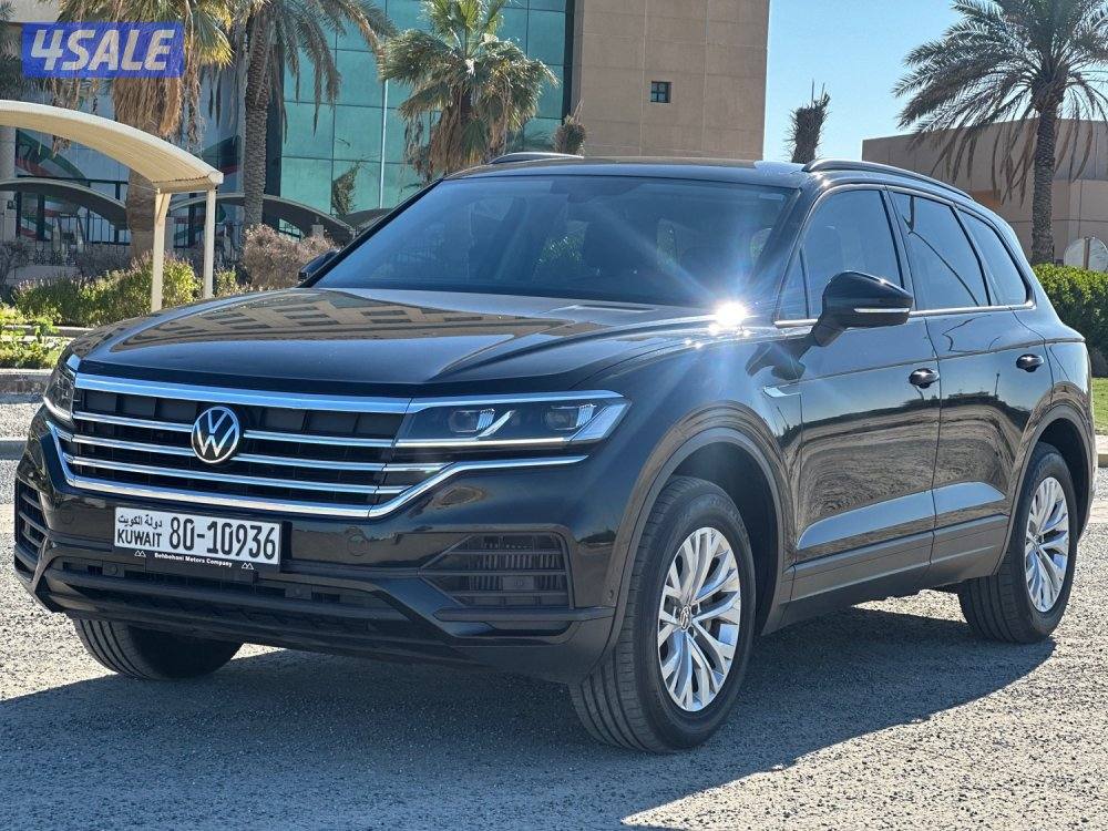 للبيع فولكس فاجن طوارق v6 ماشي ٥٠ الف كيلو1