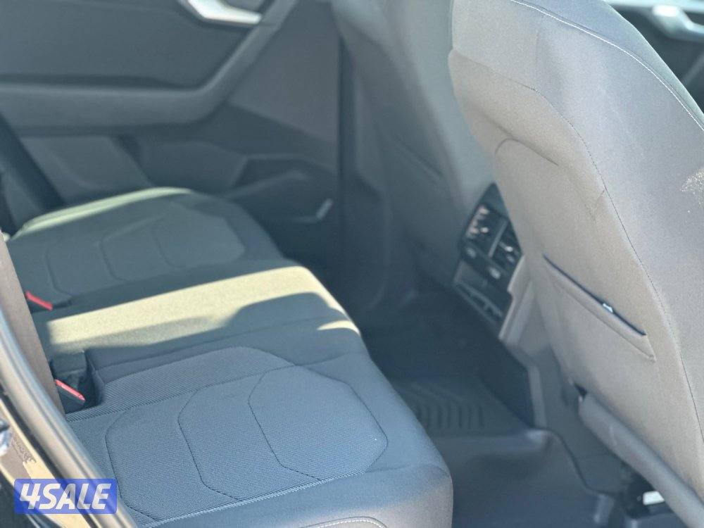 للبيع فولكس فاجن طوارق v6 ماشي ٥٠ الف كيلو5