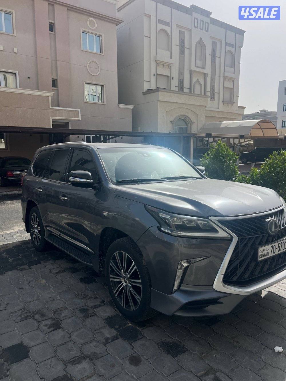 للبيع لكزس مويل 20163