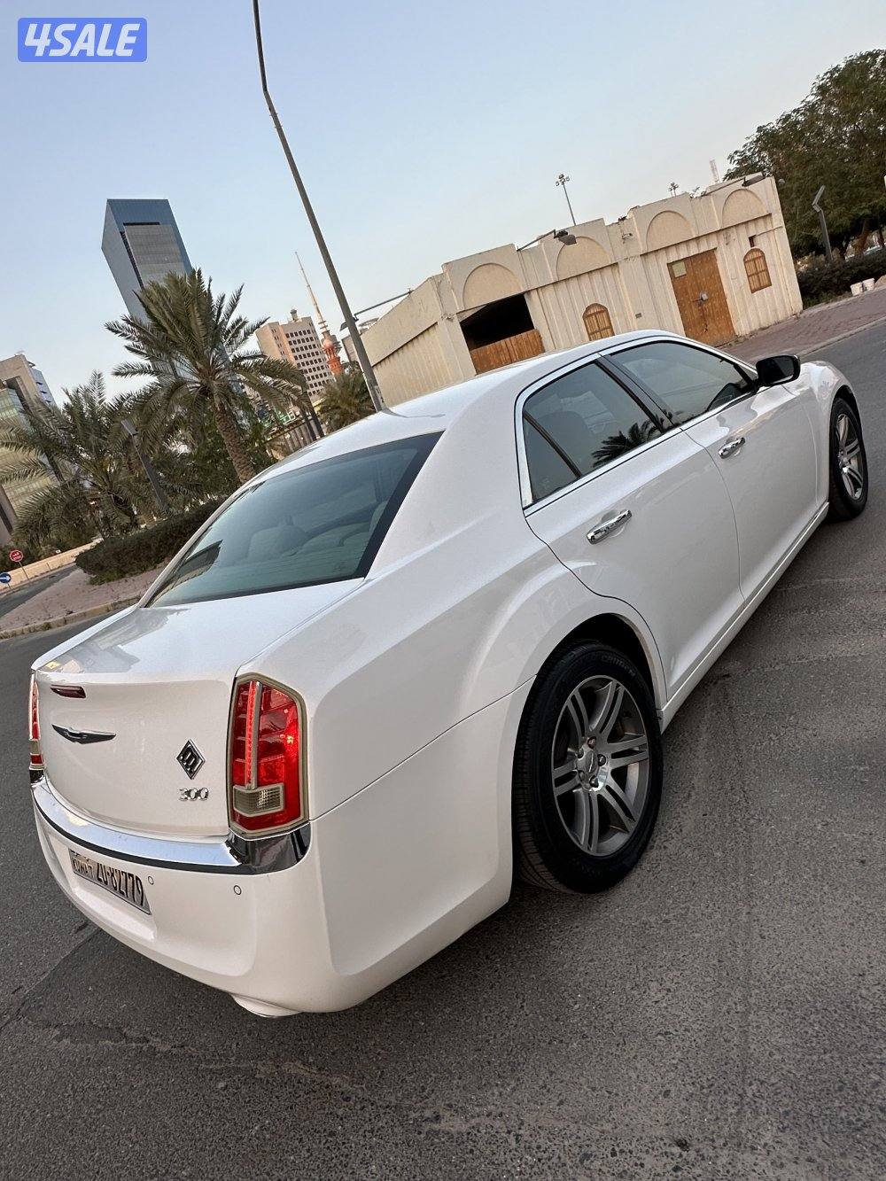 كرايسلر هيمي 300c4