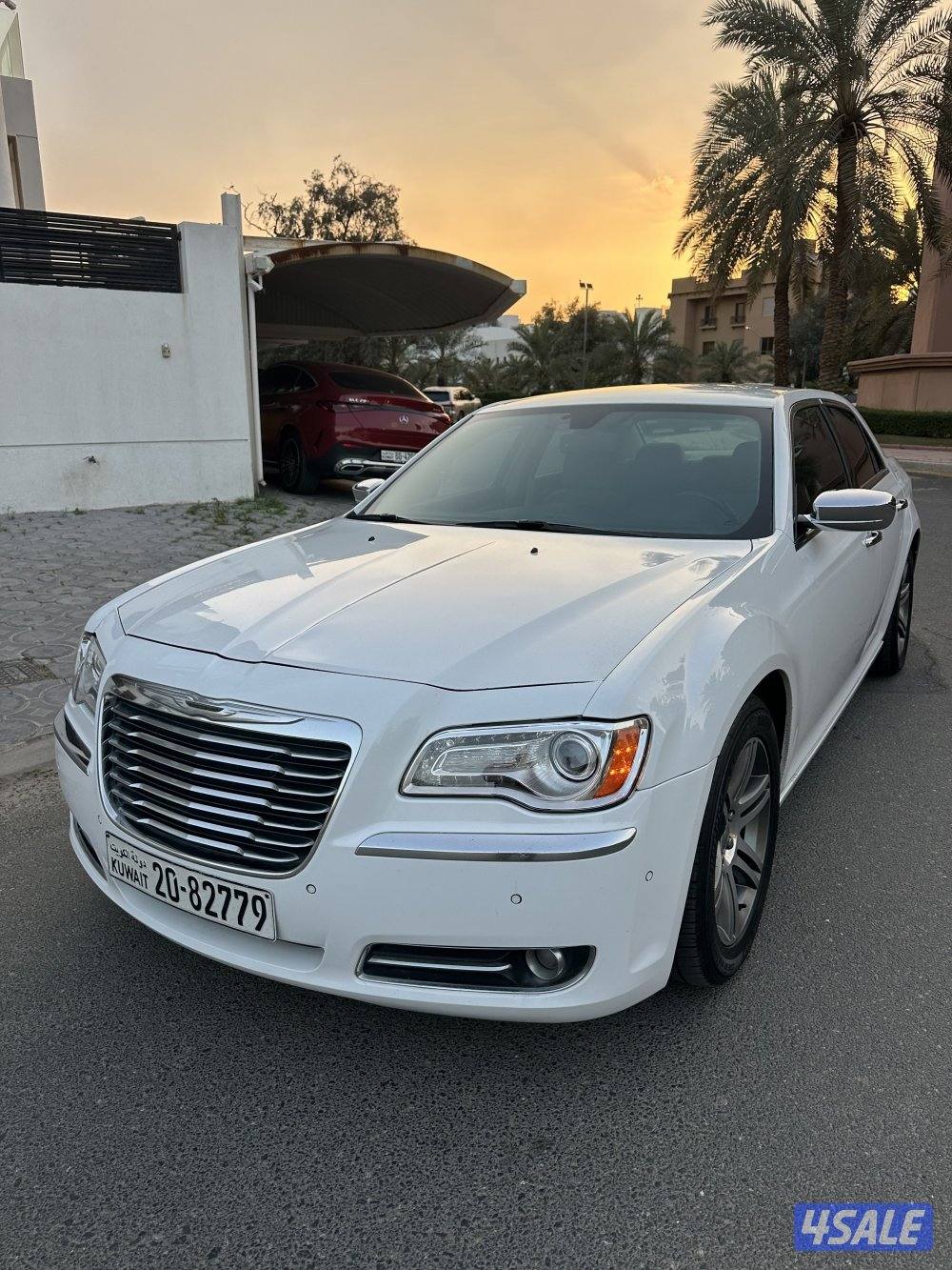 كرايسلر هيمي 300c8