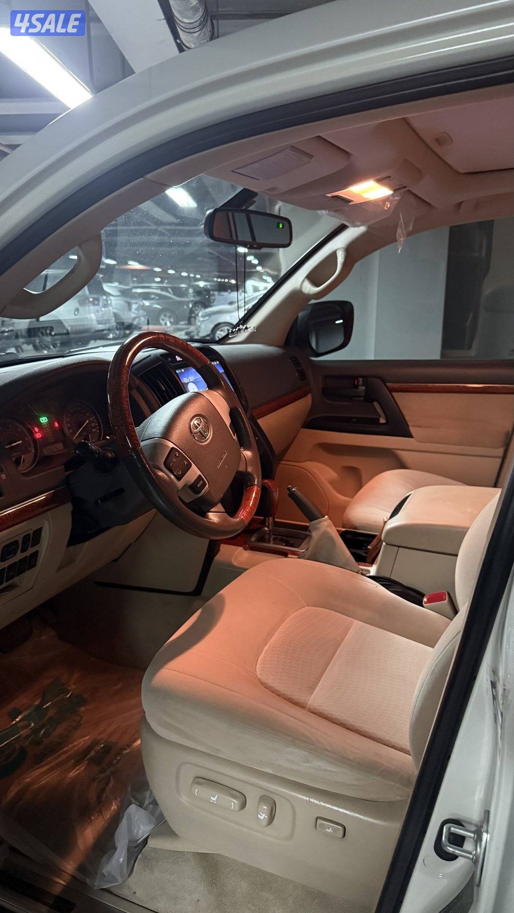 لاند كروزر GXR 2015 شرط الفحص عداد 1605