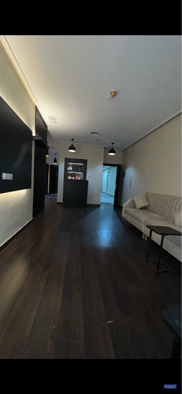 شقه للايجار 3غرفه+صاله+مطبخ منهم 2ماستر 4حمام كرت مصعد+كرت سرداب0