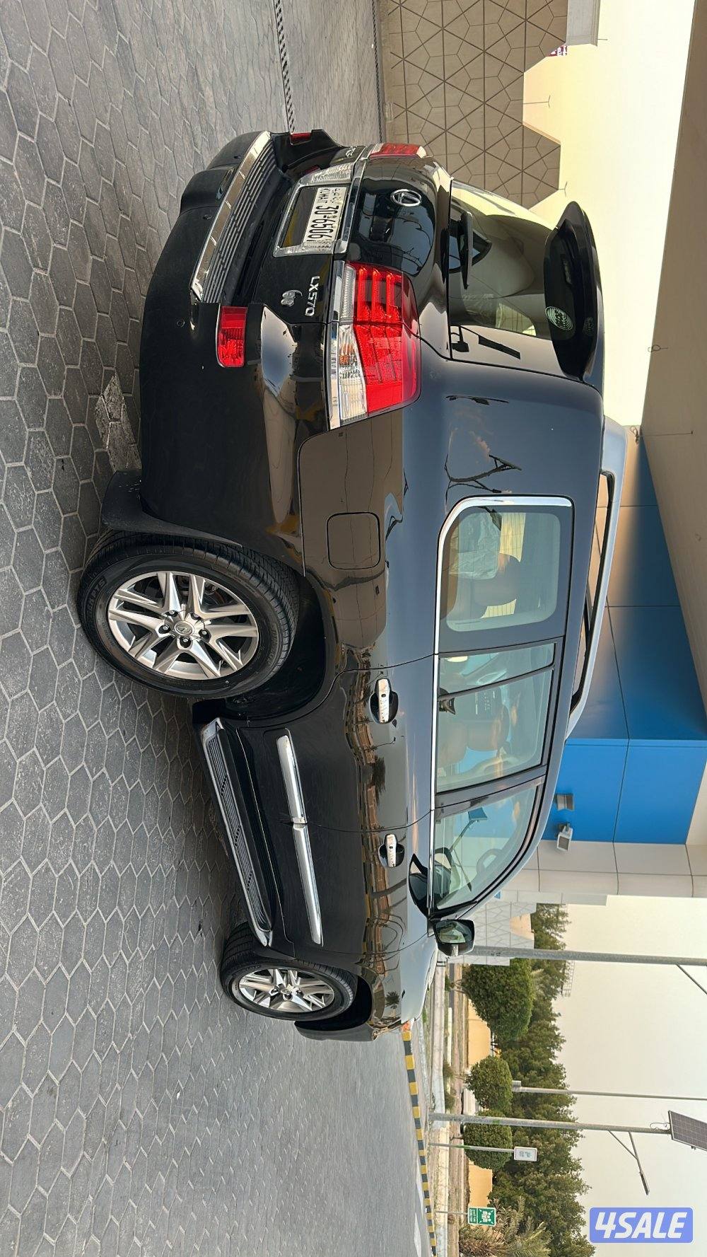 جيب لكسز Lx570 ماشي 130الف2