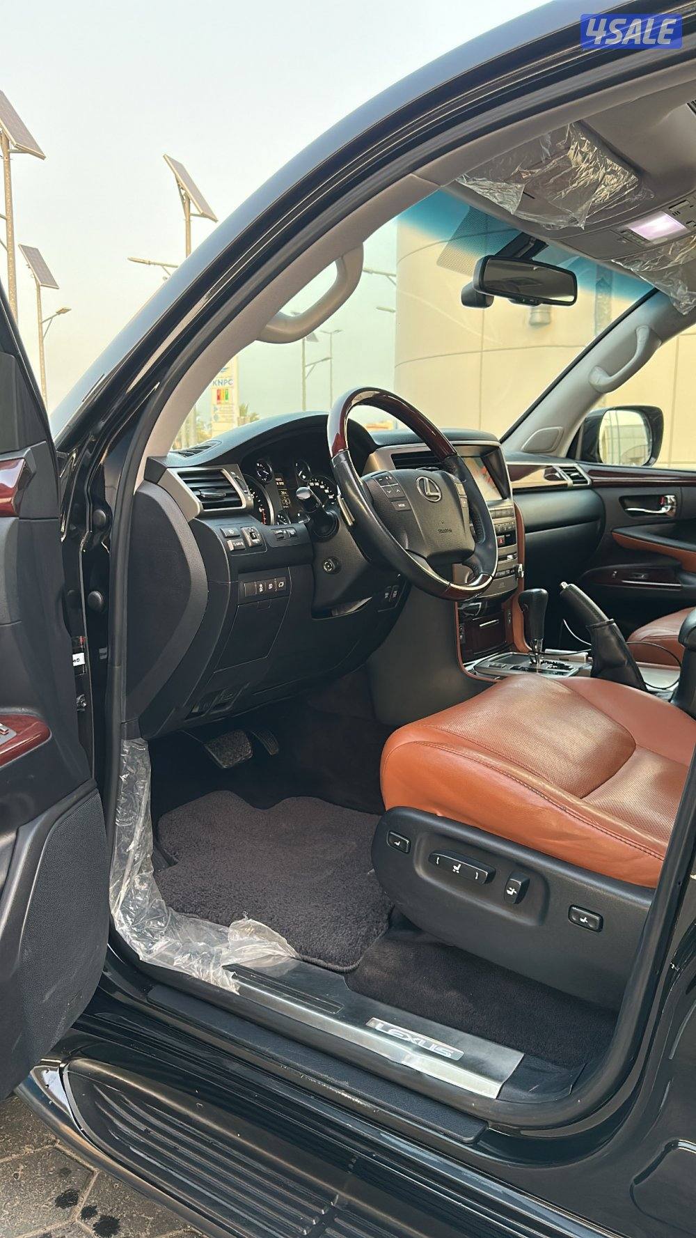 جيب لكسز Lx570 ماشي 130الف4