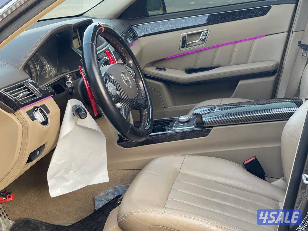 للبيع مرسيدس E3005