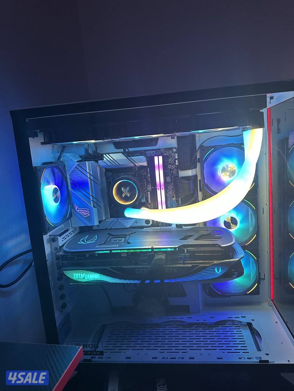 للبيع بي سي شاريه قبل ٦ شهور ٩٠٠ مواصفات قويه للبيع ٦٠٠3