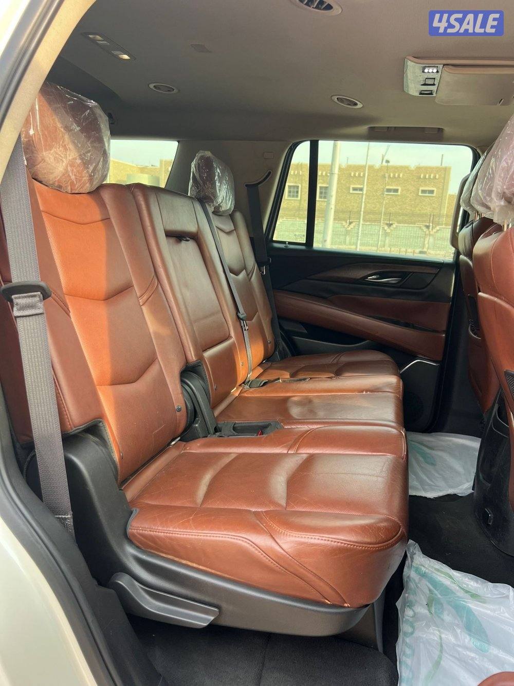 للبيع كاديلاك إسكاليد موديل 20156