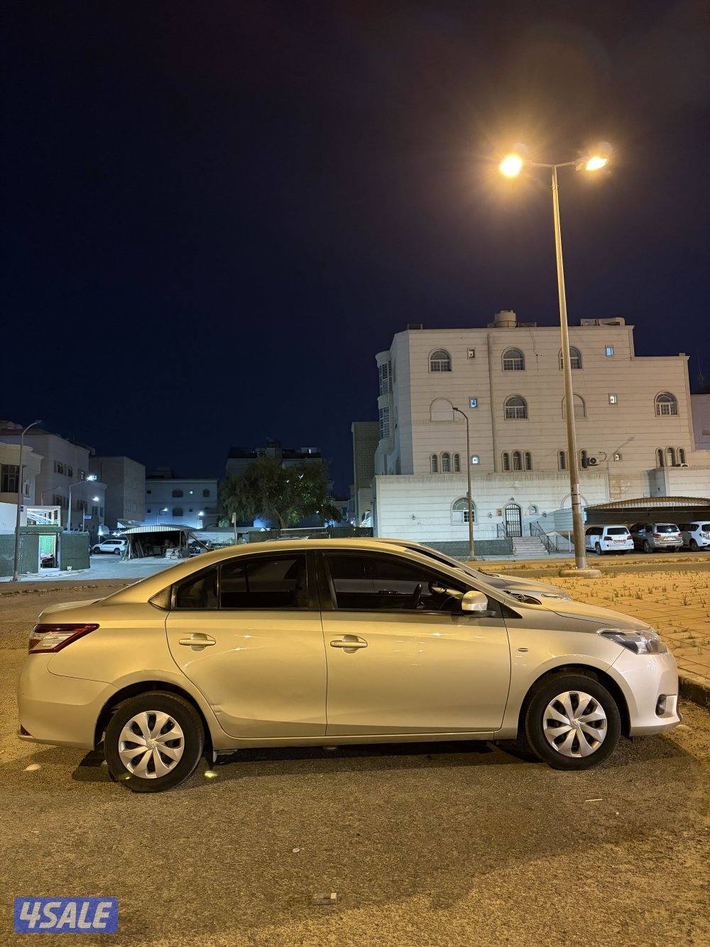 للبيع تويوتا يارس0