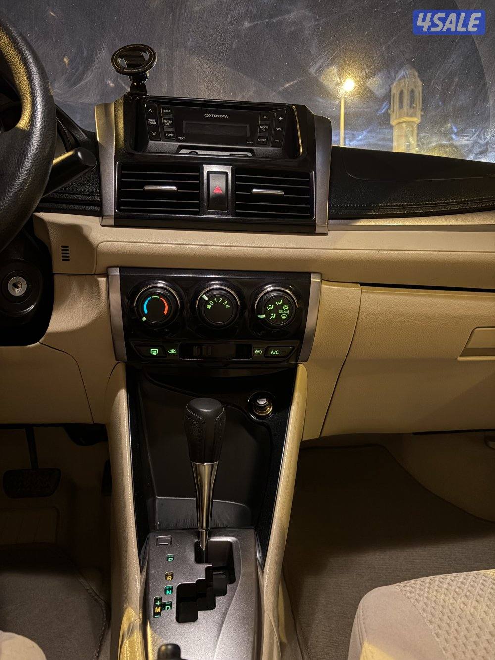 للبيع تويوتا يارس4