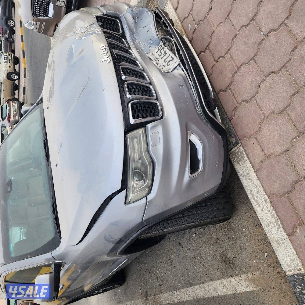 لبيع جيب جراند شروكي مديل ٢٠١٩ عداد ١٨٠لف5