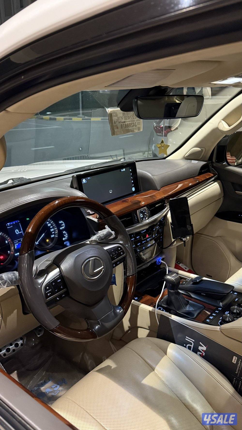 للبيع لكزس وارد قطر Lx 570 درجة اولى 2018. لون صدفي الموتر محشوم ونظيف4