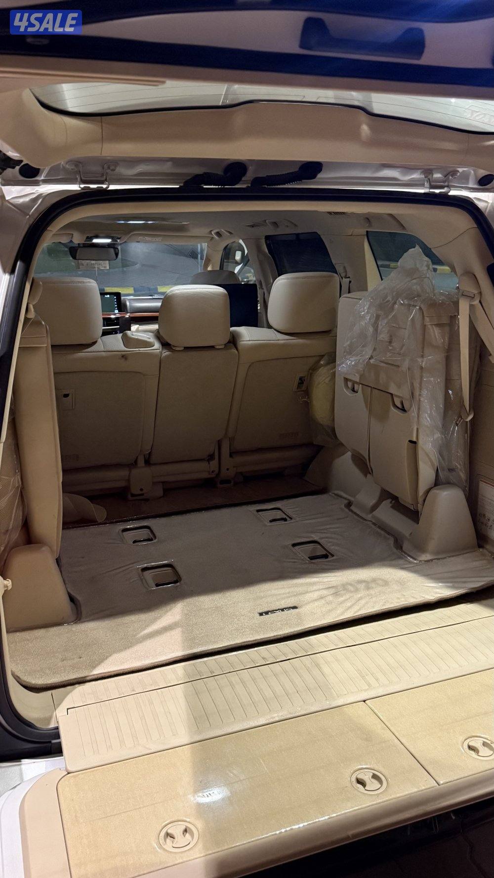 للبيع لكزس وارد قطر Lx 570 درجة اولى 2018. لون صدفي الموتر محشوم ونظيف7