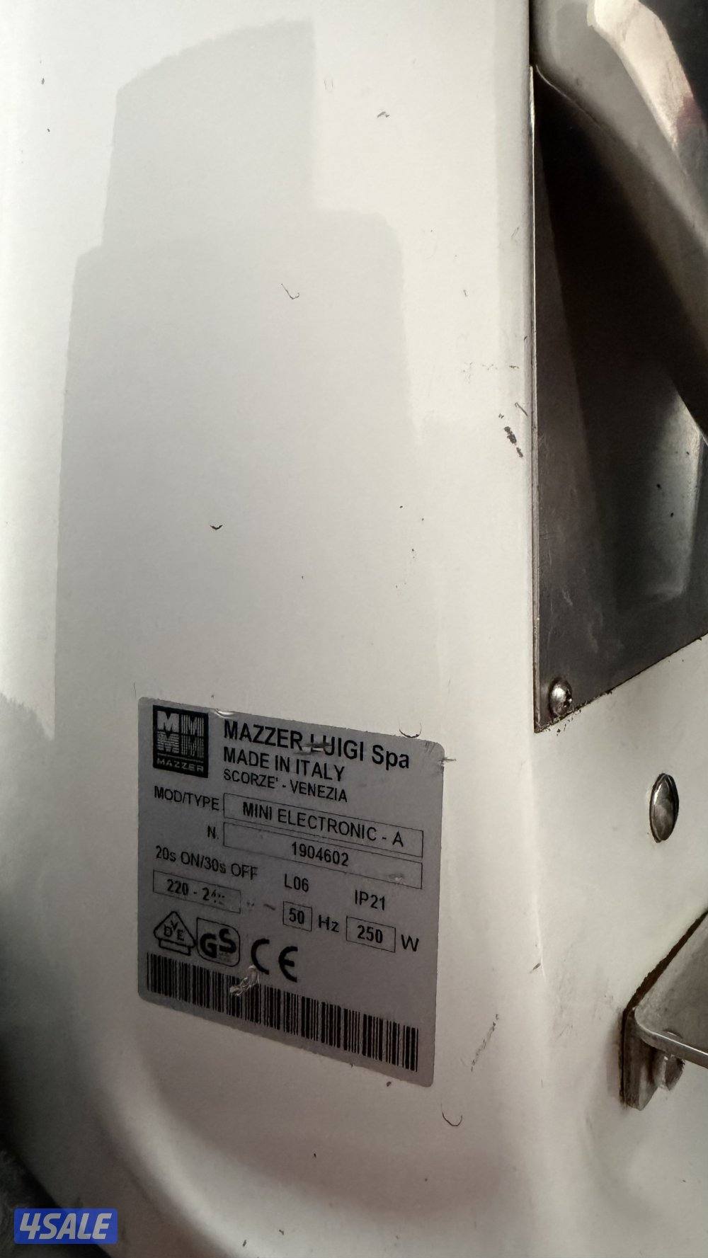 مكينة قهوى + مطحنه4