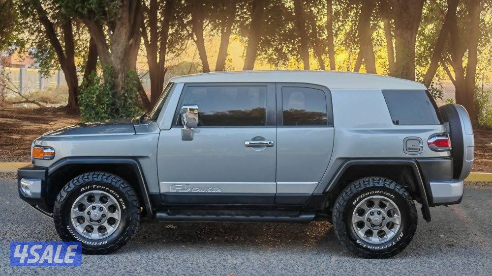 للبيع FJمديل 2012 الدرجه الاولي شرط الفحص قير مكينه شاصي سيرفس وكاله3