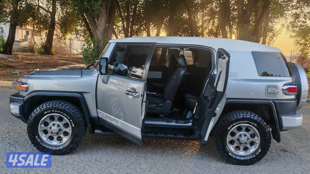 للبيع FJمديل 2012 الدرجه الاولي شرط الفحص قير مكينه شاصي سيرفس وكاله7