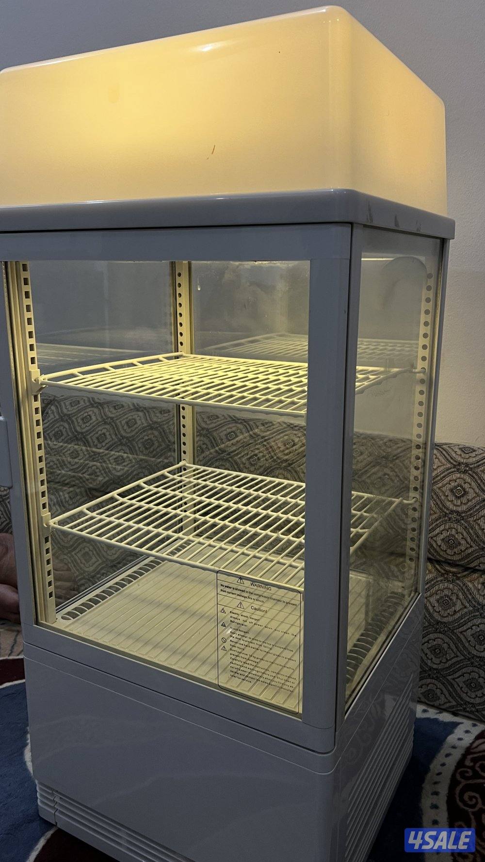 ثلاجة عرض متعددة الاستخدامات بحالة ممتازة3