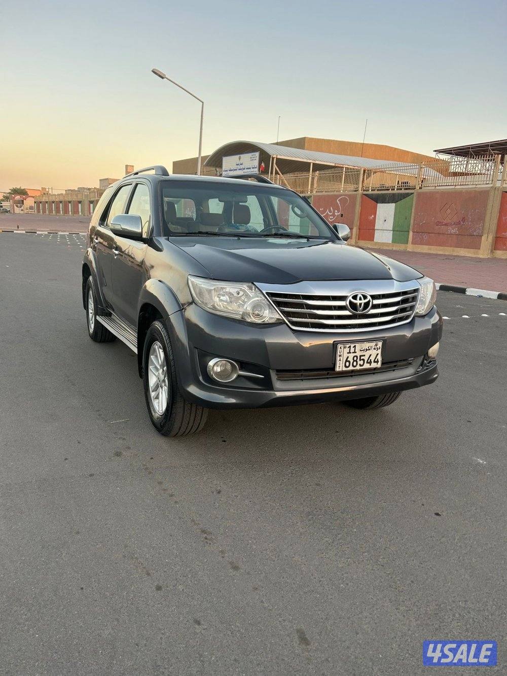 فورتنر موديل ٢٠١٣ نضيف 6 سلندر فول0