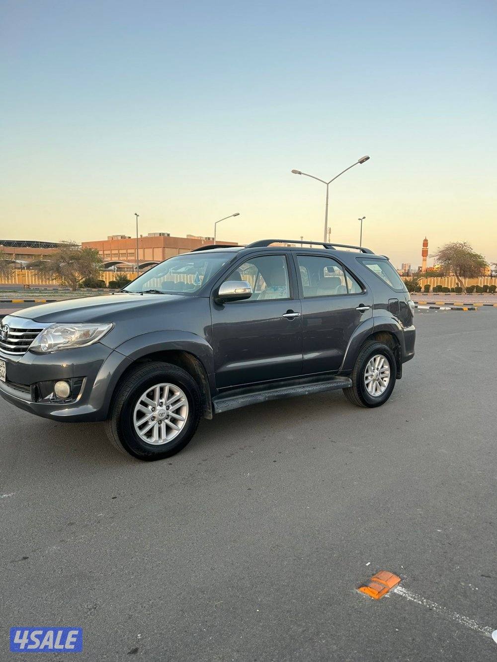 فورتنر موديل ٢٠١٣ نضيف 6 سلندر فول2