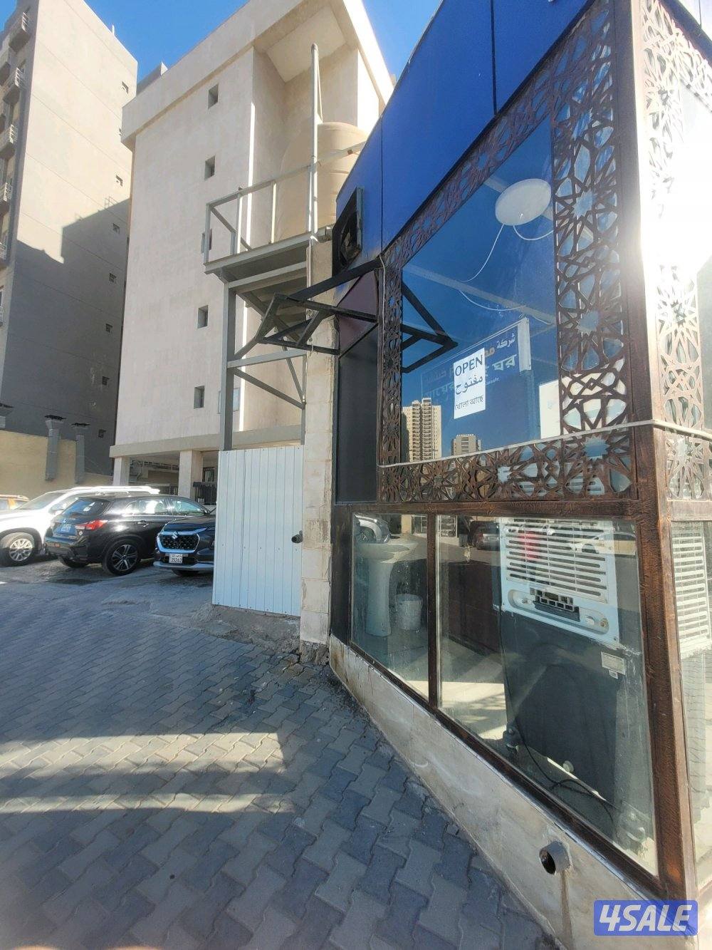 للبيع مطعم هندي في منطقة المهبوله عند شارع المطعم4