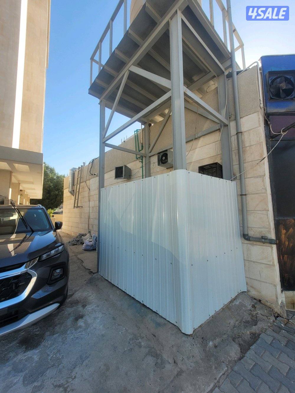 للبيع مطعم هندي في منطقة المهبوله عند شارع المطعم5