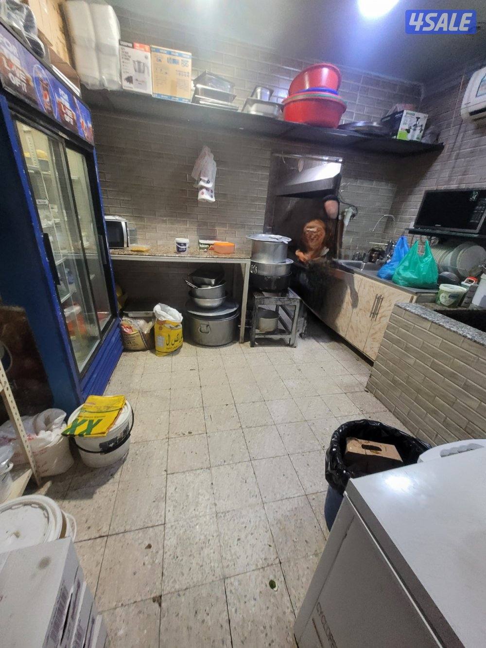 للبيع مطعم هندي في منطقة المهبوله عند شارع المطعم12