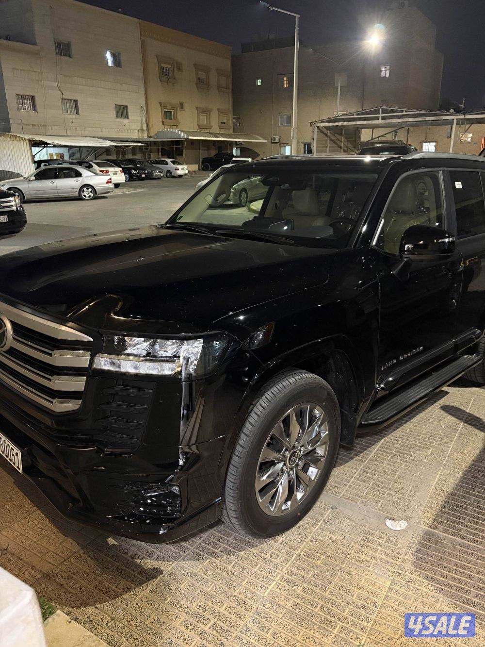 لاندكروزر 2026  ماشي 400 اصفار2