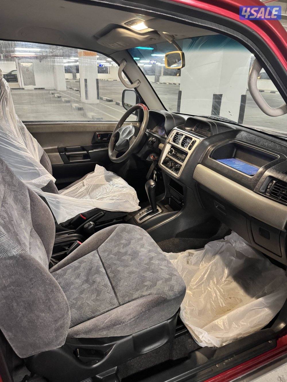 للبيع ميتسوبيشي باجيرو ايوه موديل 20016