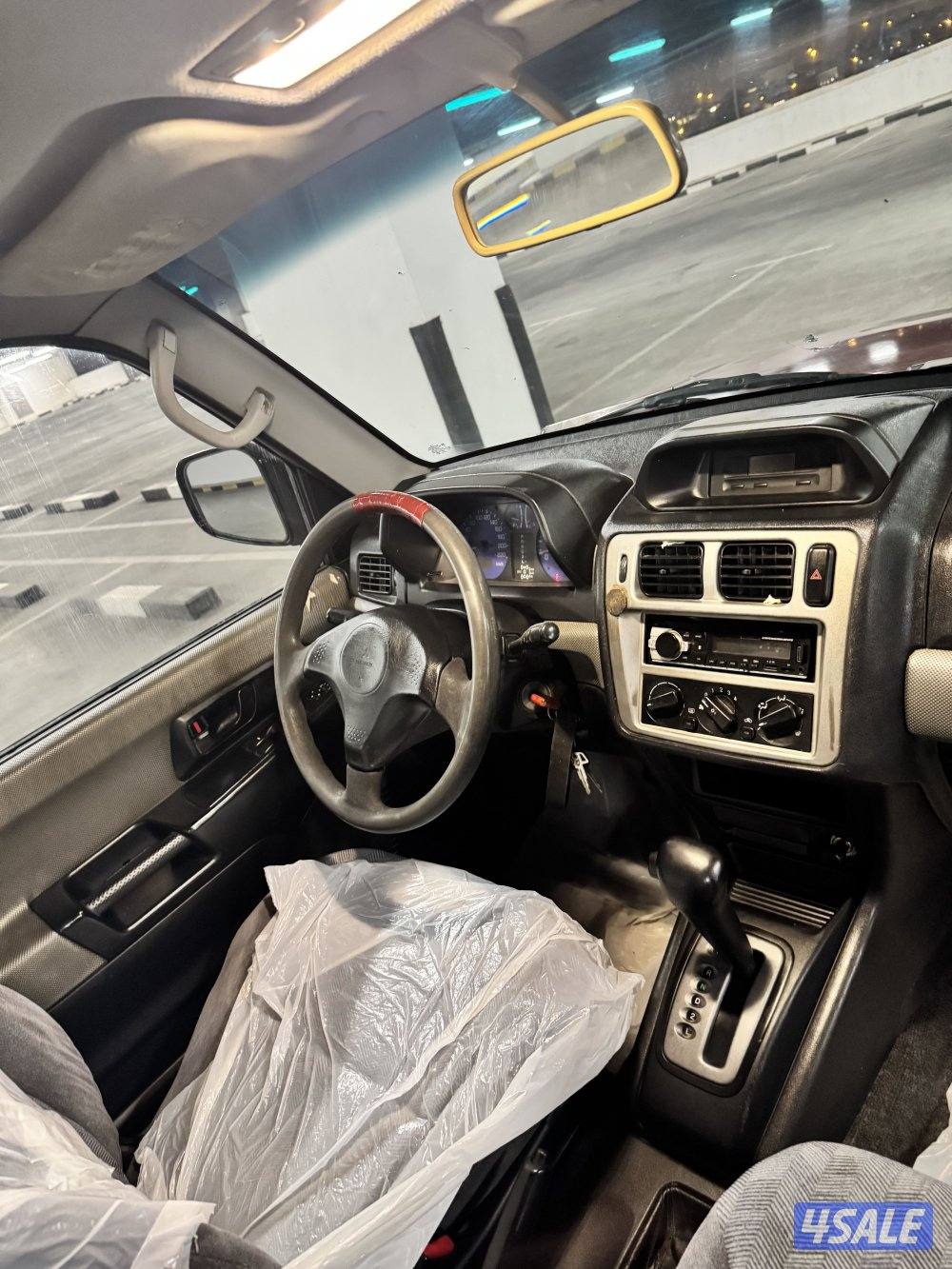 للبيع ميتسوبيشي باجيرو ايوه موديل 20019