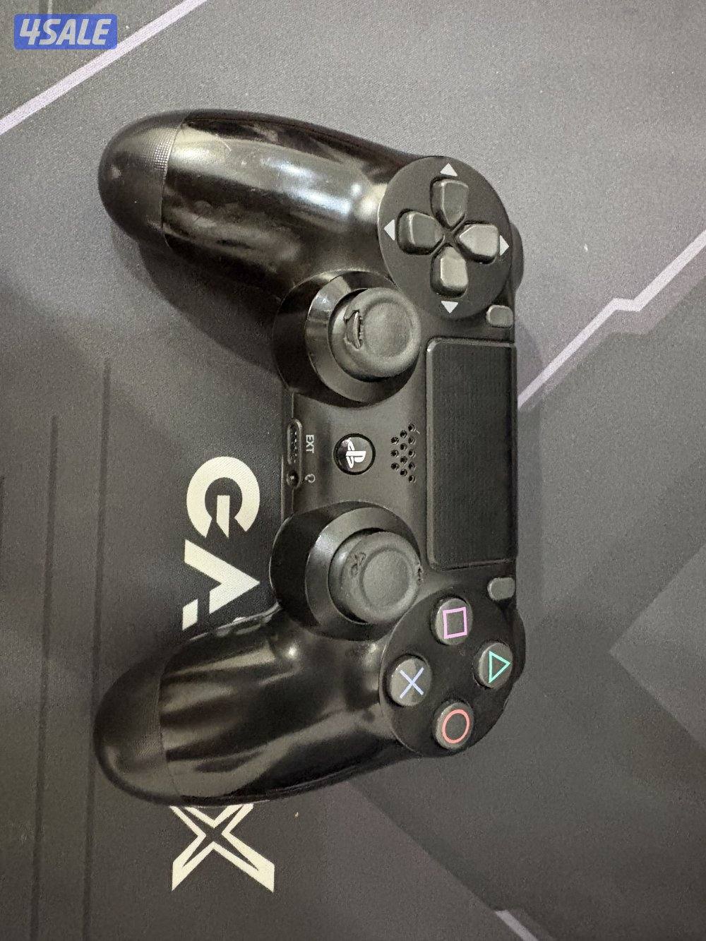 PS4 slim 500GB—White ( Excellent Condition + 2 Controllers.2