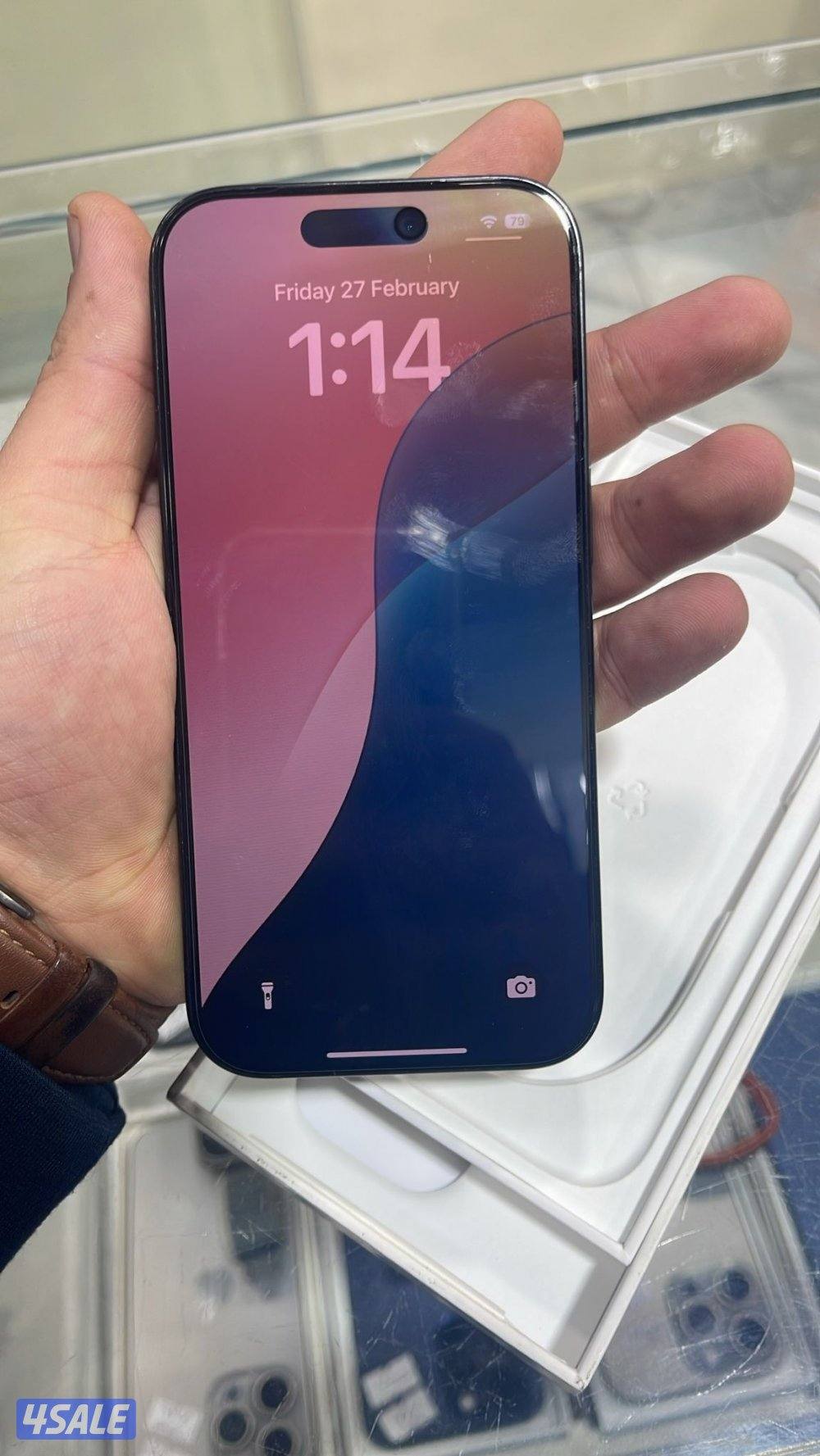 للبيع ايفون 16 برو3