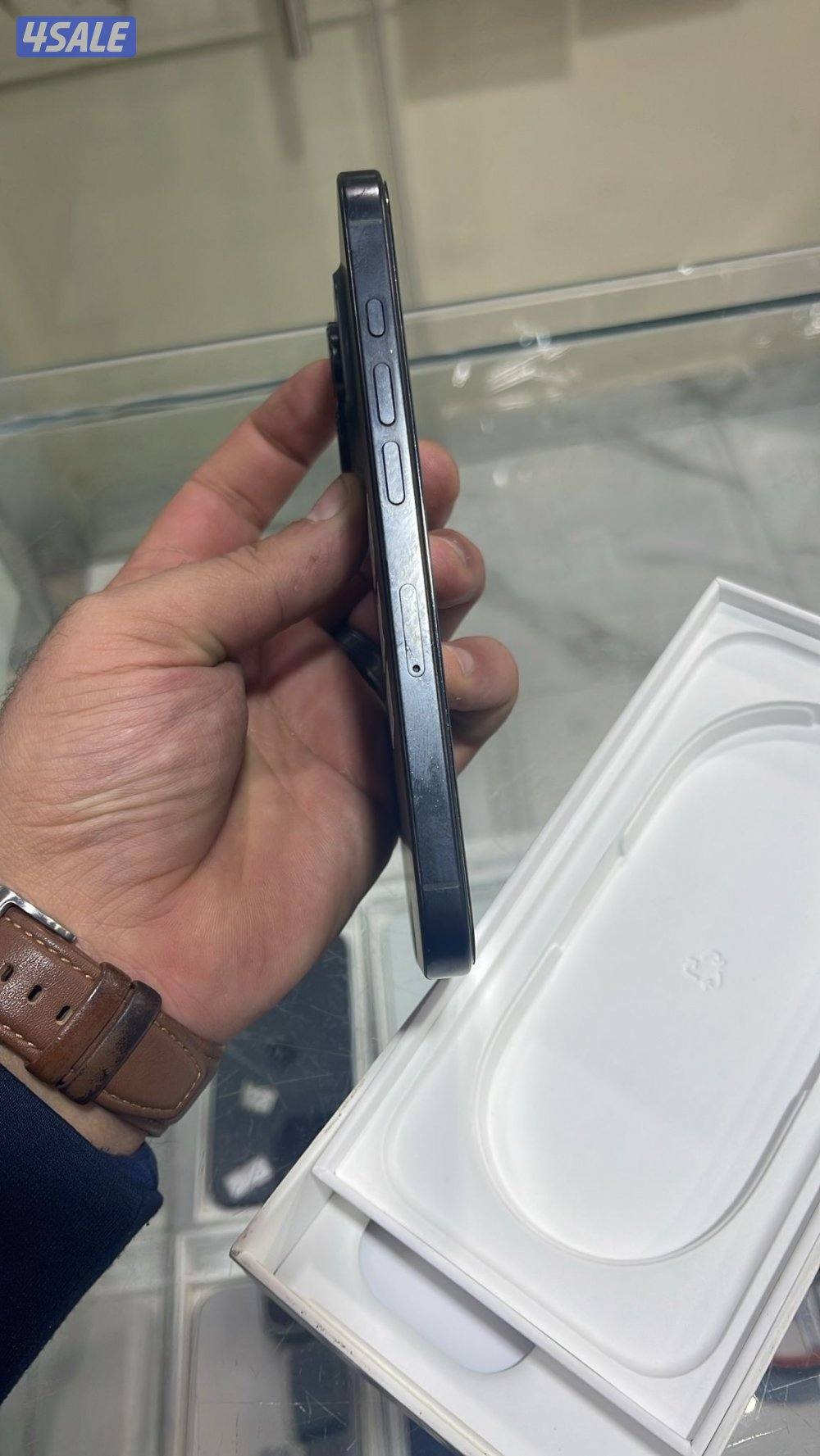 للبيع ايفون 16 برو4