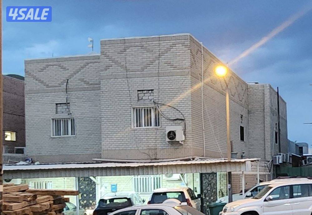 بيت زاوية ونافذ دورين للبيع بالعيون ق٤0