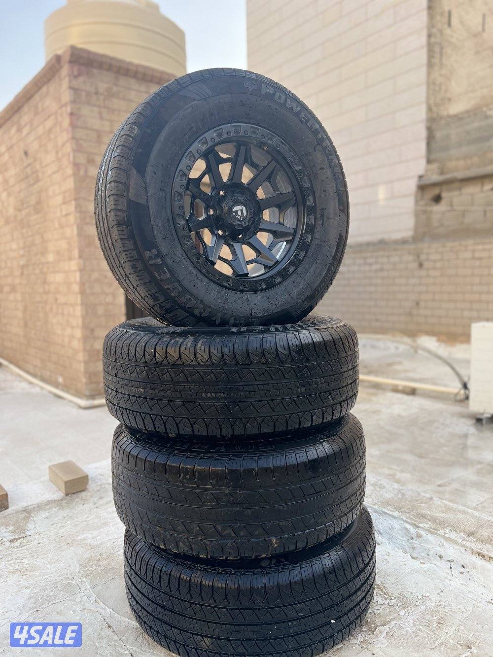 للبيع اربع رنجات فيول مع توايرهم0