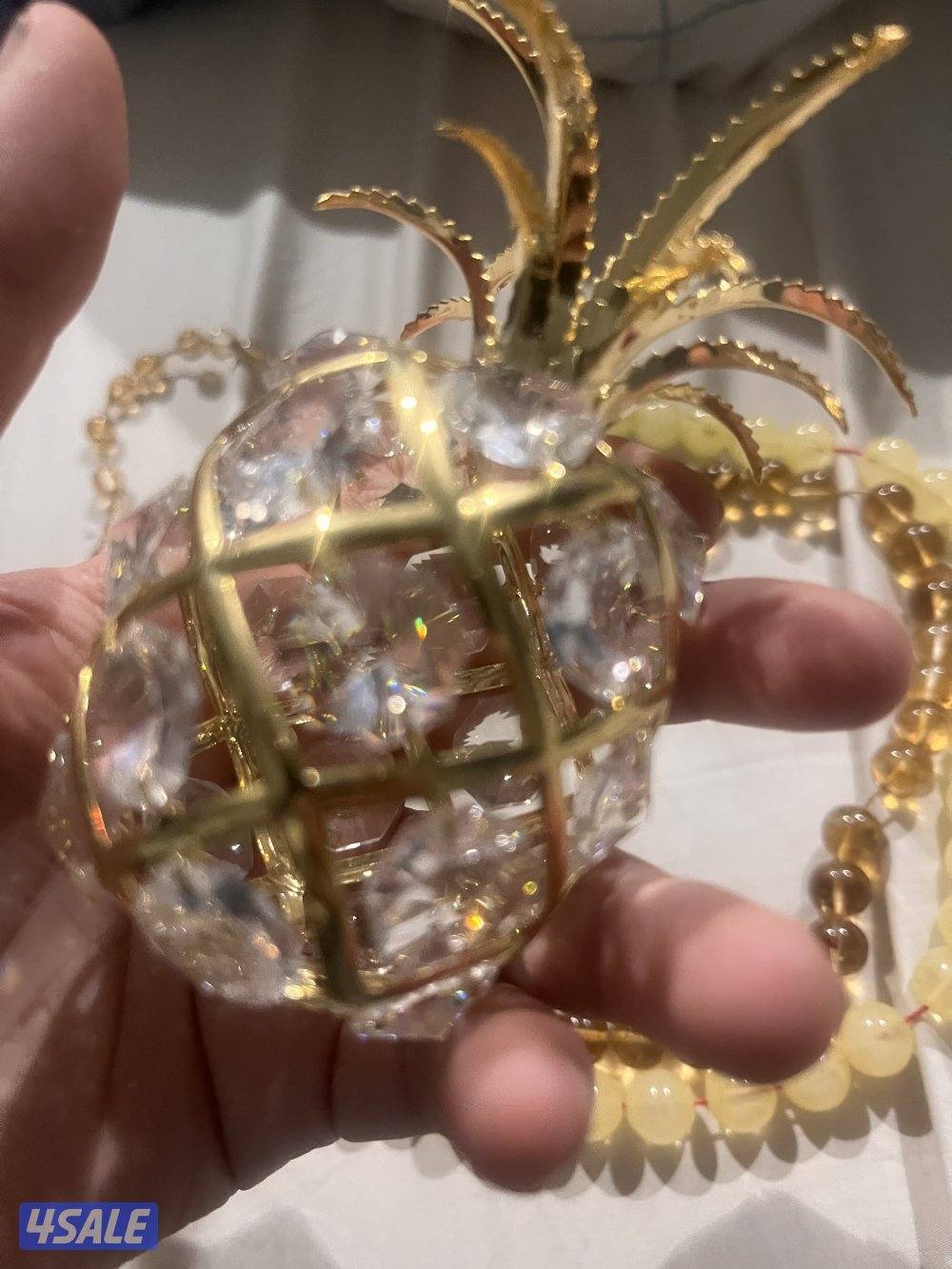 زينه-اناناس مطلي بلذهب وينشر السعاده-لمعه سلفريه2