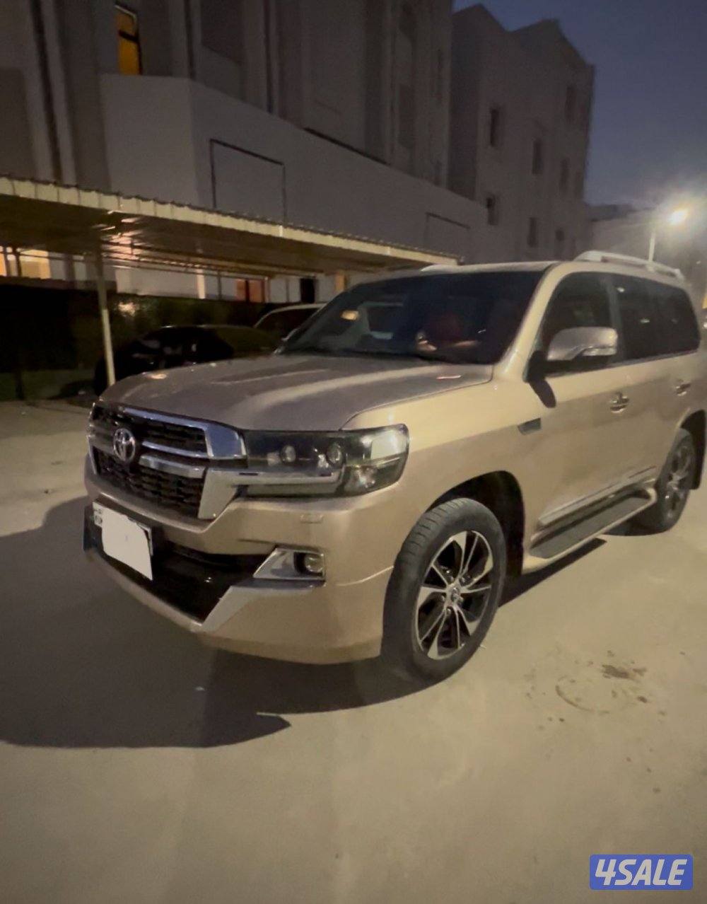 للبيع لاند كروزر GXR 8 سلندر شرط الفحص قير مكيه شاصي0