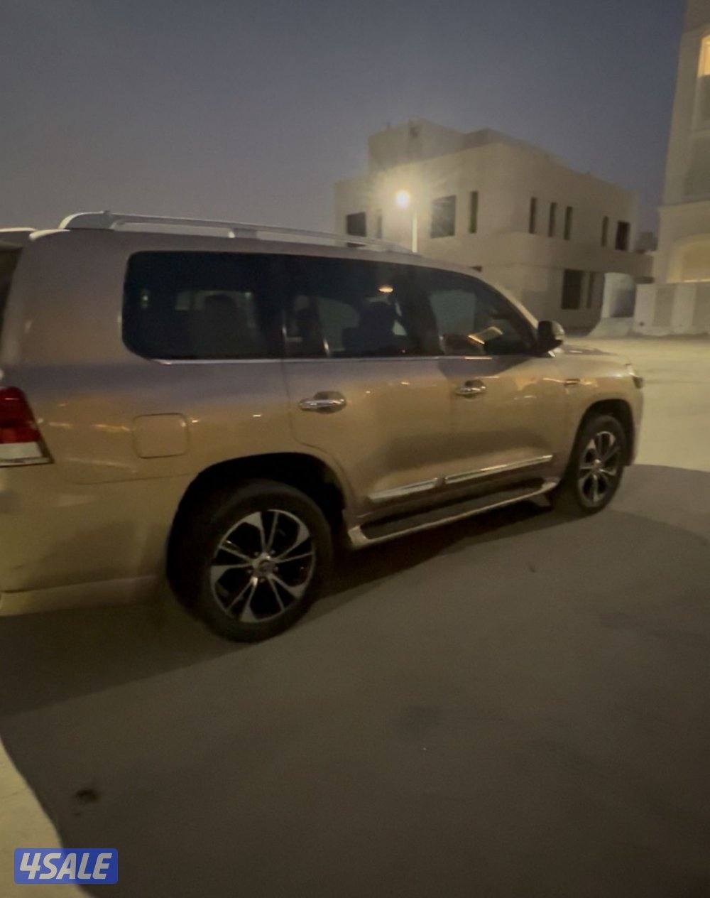 للبيع لاند كروزر GXR 8 سلندر شرط الفحص قير مكيه شاصي3