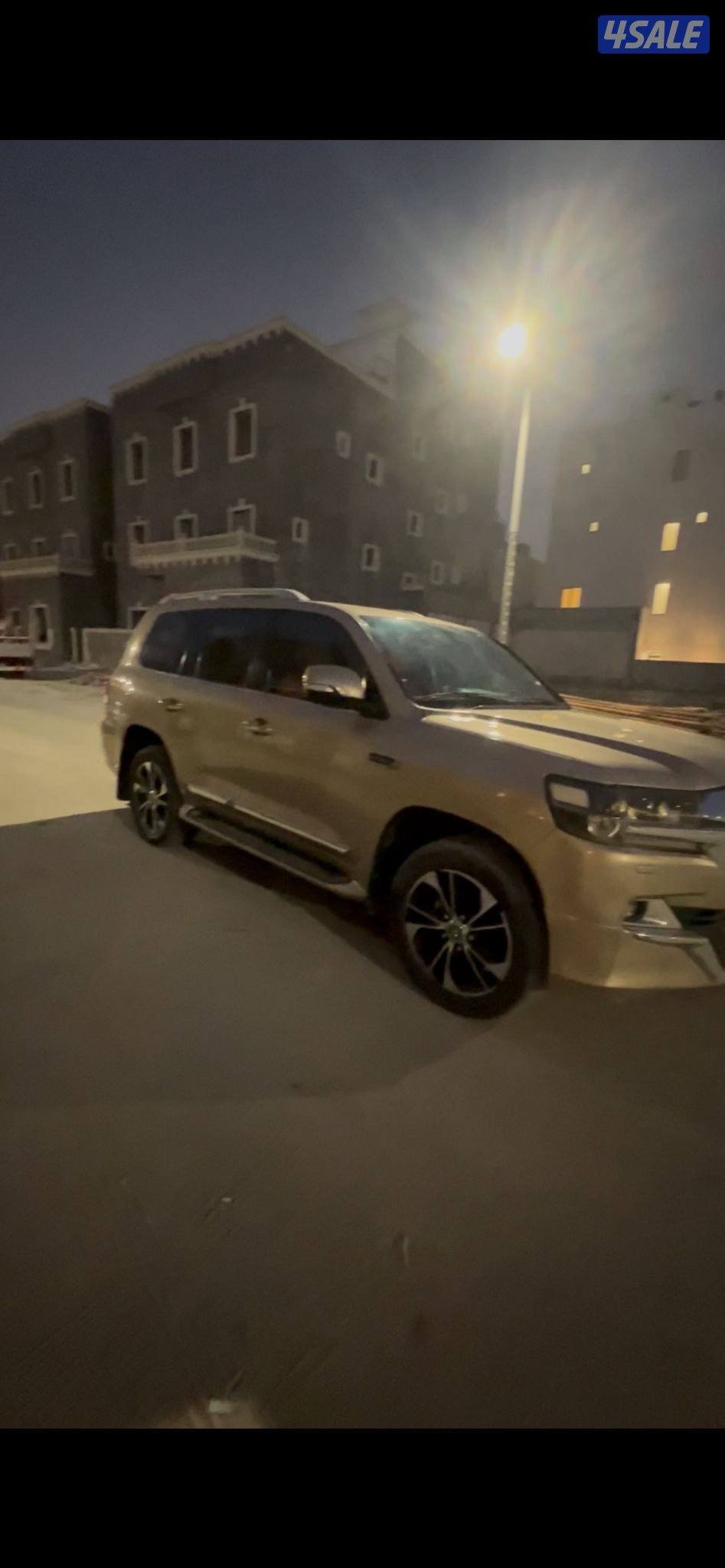 للبيع لاند كروزر GXR 8 سلندر شرط الفحص قير مكيه شاصي5