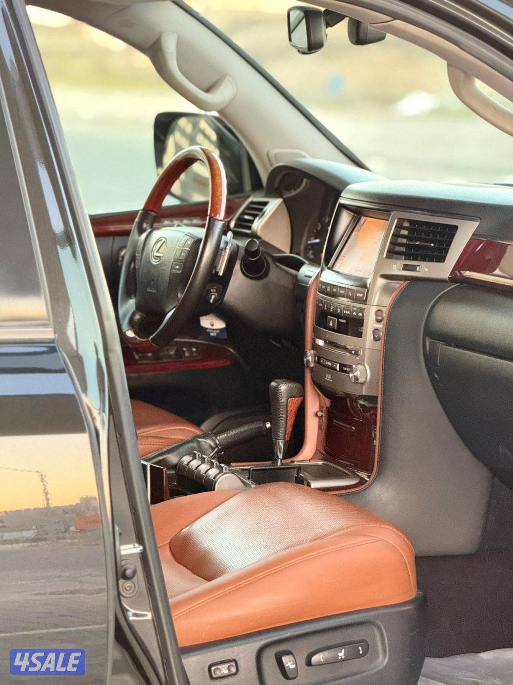 جيب لكزس 20135