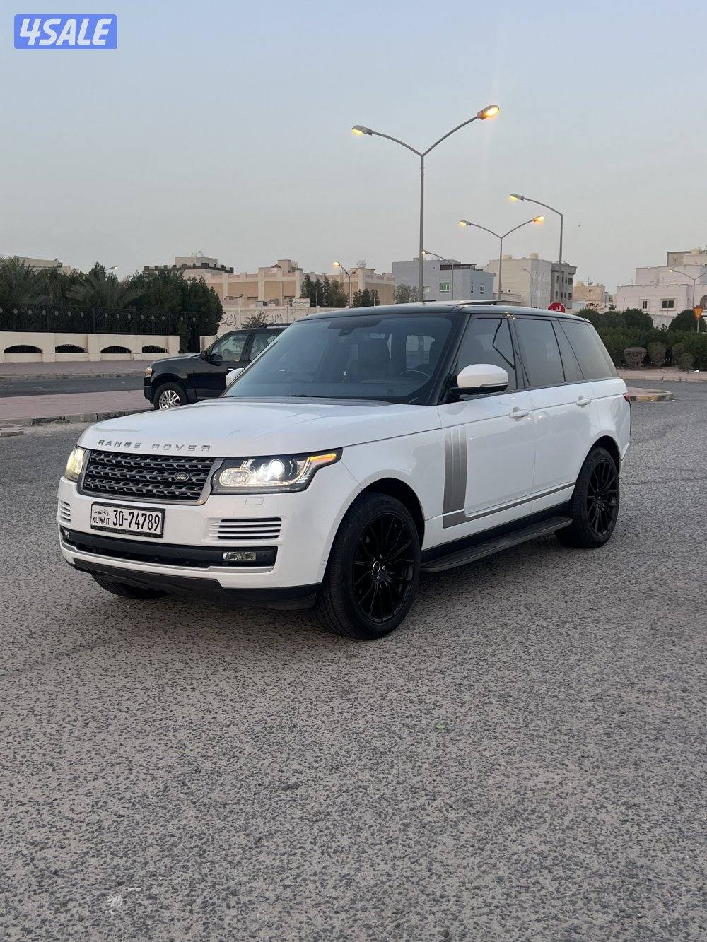 للبيع رنج روفر فوج 8 سلندر بدون سوبر وكالة الغانم  ماشي 192الف0