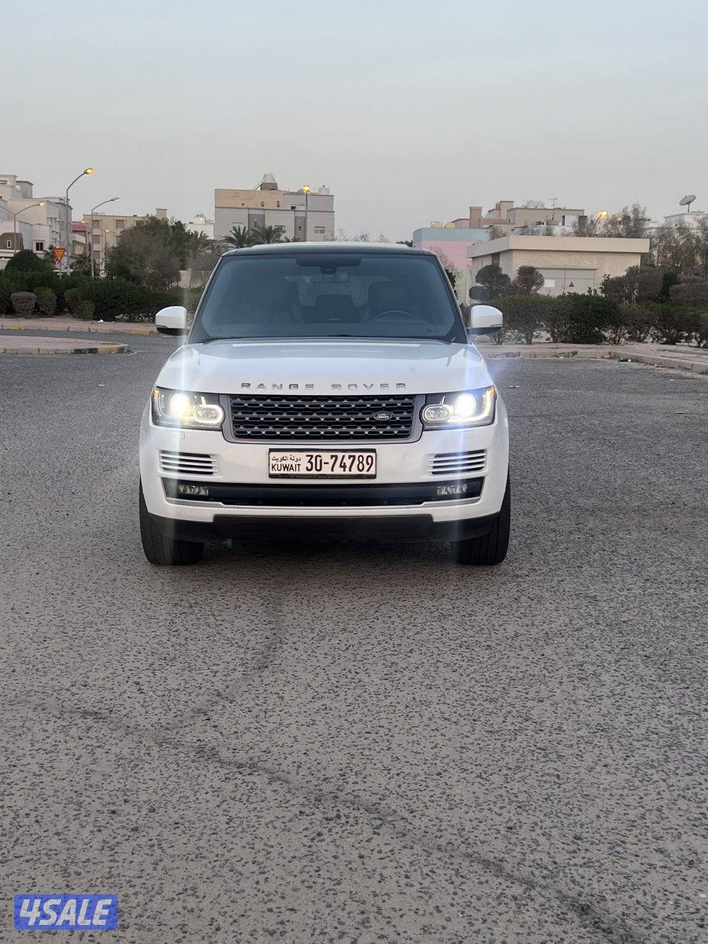 للبيع رنج روفر فوج 8 سلندر بدون سوبر وكالة الغانم  ماشي 192الف1