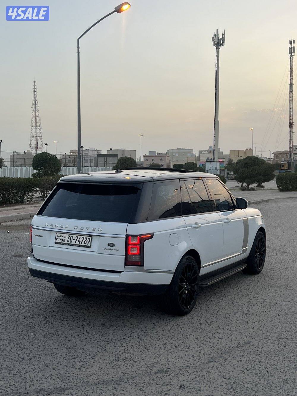 للبيع رنج روفر فوج 8 سلندر بدون سوبر وكالة الغانم  ماشي 192الف5
