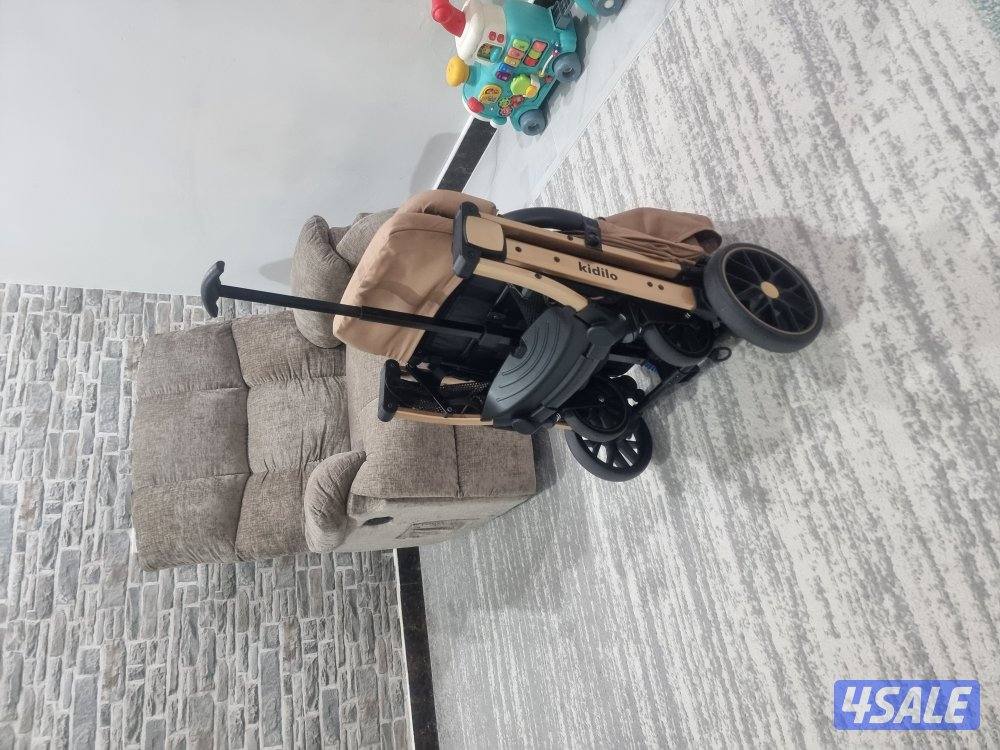 عربة أطفال kidilo أصلية، سعرها ٢٥ دينارًا. استخدمت لمدة شهر واحد فقط.5