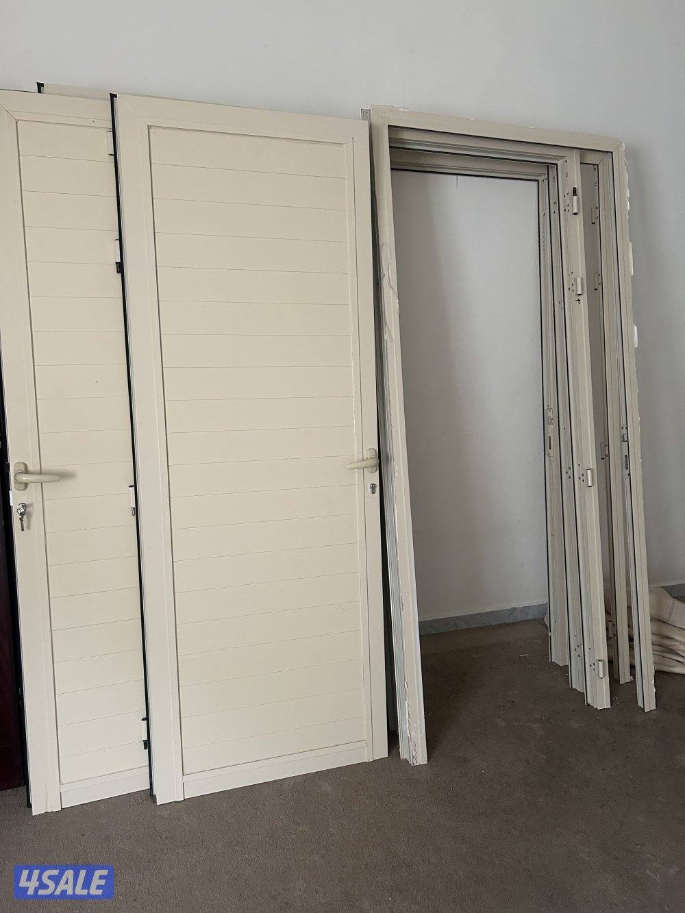 للبيع ابواب0