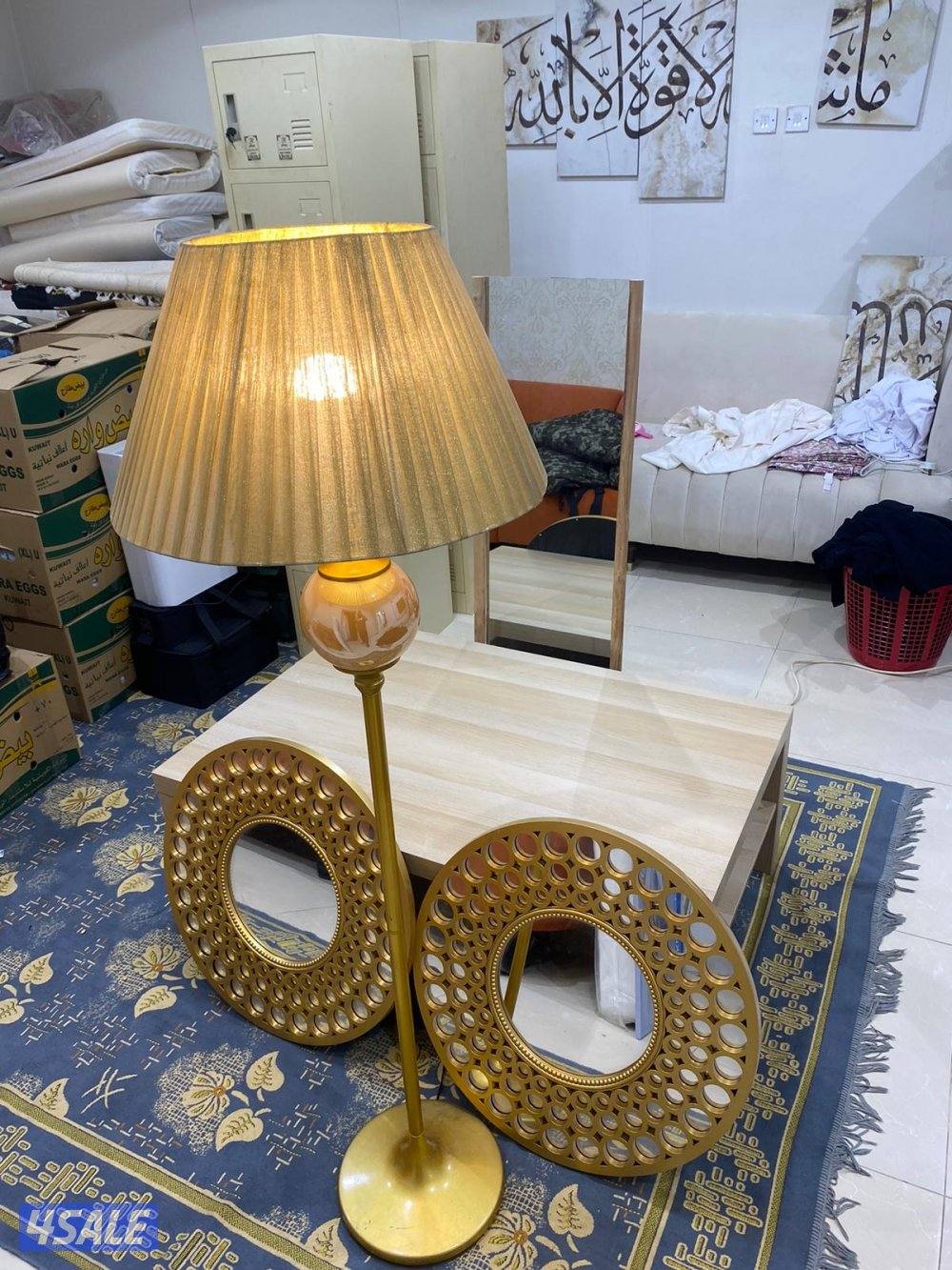 للبيع طاولة مع منظره وابجوره مع منظرين1