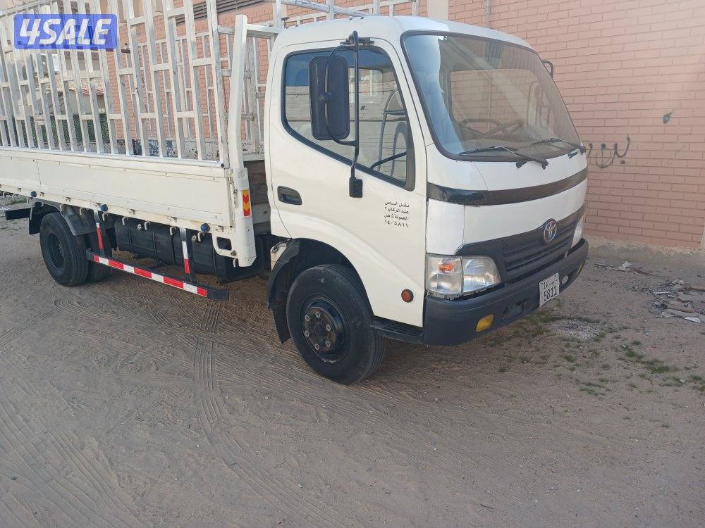 هاف لوري _ تويو تا0